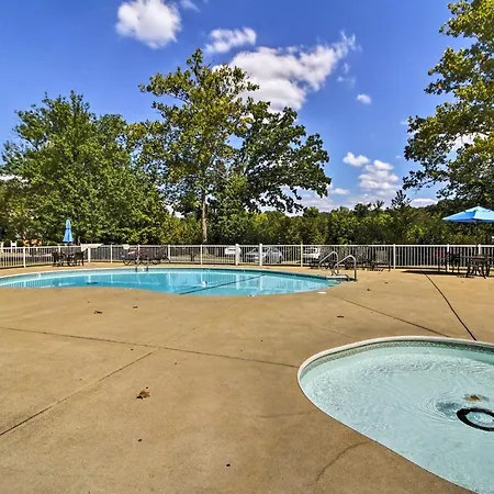 Branson Family Resort Condo With Indoor Pool And Patio